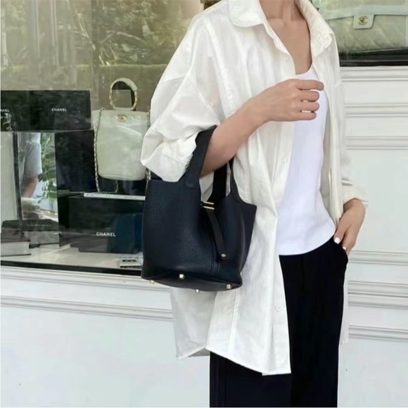 NEW | Women’s Black Leather Bucket Bag - Picture 7 of 7